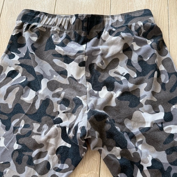 Nike Monochrome Camo Leggings Women’s Size Small - Picture 9 of 11